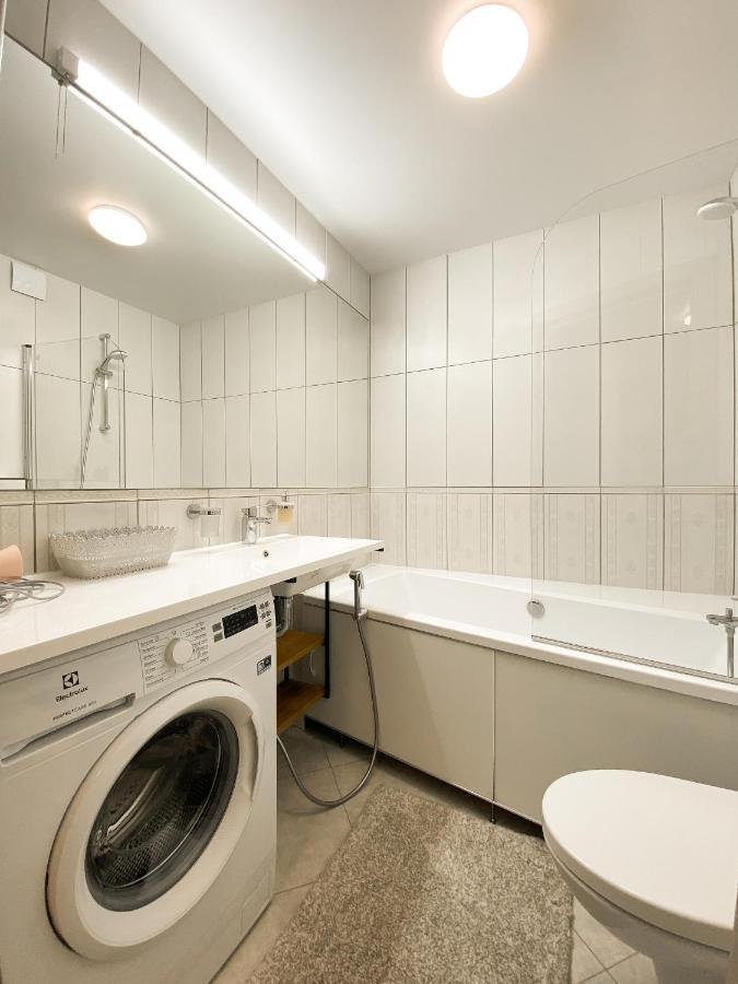 Стильні Апартаменти В Самому Центрі Біля Корпусного Саду - Мережа Helen Poltava Ruang foto